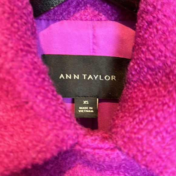 Ann Taylor magenta 40% wool double breasted long coat size XS - Picture 2 of 3